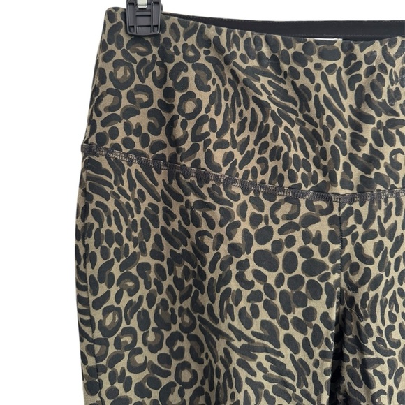 Chico’s Zenergy Cheetah Leggings High Waist Athleisure Travel Olive Size 1 - Picture 3 of 5